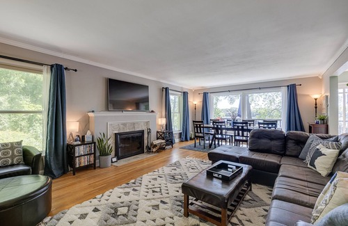 Inver Grove Heights House | Secluded Lake Home Retreat With Hot Tub And Fire Pit