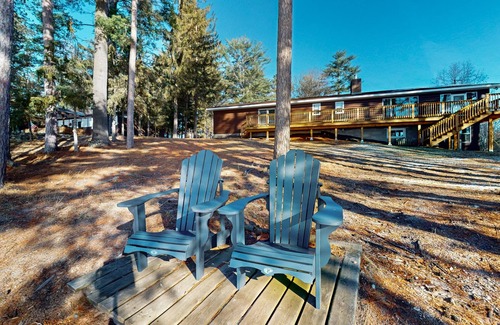 Tomahawk House | Secluded Lakefront Home w/Deck, Lake Views, Gas Grill & Private W/D - Dogs OK