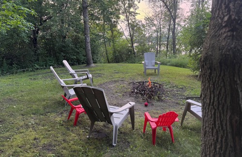 Dalton Cabin | Secluded lakeside cabin, rustic charm, sleeps 6, 700' lakeshore, 10 acres