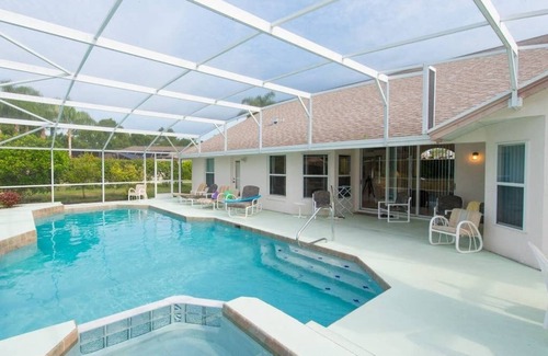 Lindfields Villa | Secluded Luxury Pool Home, Close to Disney w/Oversized pool Special offers now