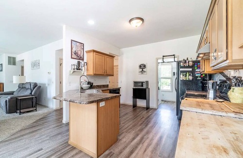 Fort Wayne House | Secluded Luxury Stay with Pond, Pool & Playset