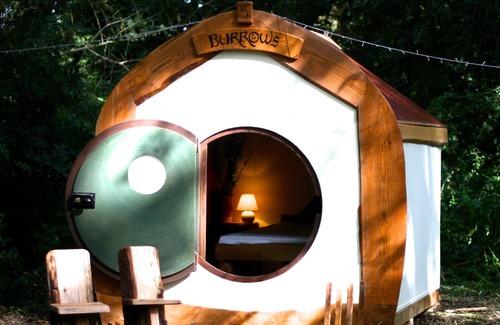 Praze-An-Beeble Cabin | Secluded Meadow, Unique Shire Hut, Perfect Camping