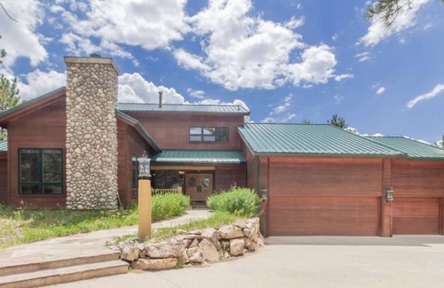 Lake George House | Secluded Mountain estate with steam room, plenty of hiking and exploring trails