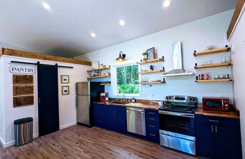 Morganton Cabin | Secluded Mtn. Escape on US Forest Border w/HotTub
