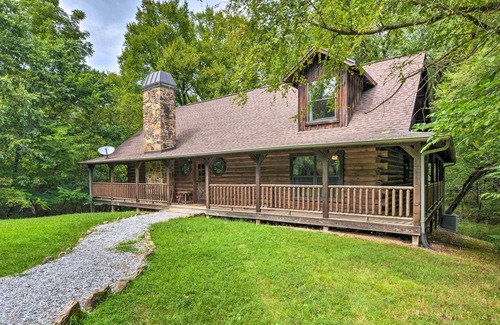 Maysville Cabin | Secluded Northwest Arkansas Cabin: Fire Pit & Deck