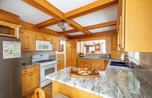 Tomahawk House | Secluded Northwoods getaway on beautiful Lake Nokomis