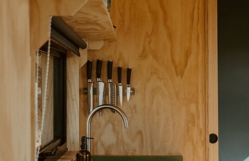 Newcastle-Under-Lyme Cabin | Secluded Off-Grid Woodland Hideaway with Scenic Trails