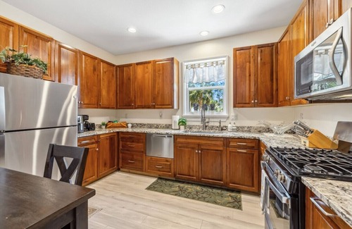 Cedar Key Apartment | Secluded Old Florida Retreat – Waterfront with Kayaks and Bikes