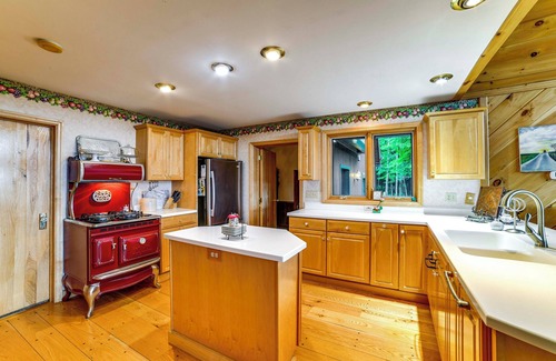 Oxford Cabin | Secluded Oxford Cabin on 75 Acres: Sunset Views!