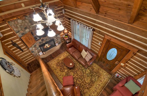 Copperhill Cabin | Secluded, pet-friendly home with hot tub! Free rafting and zip-lining included