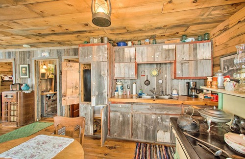 Putnam County Cabin | Secluded Powersville Cabin: 25 Mi to Lake Paho!