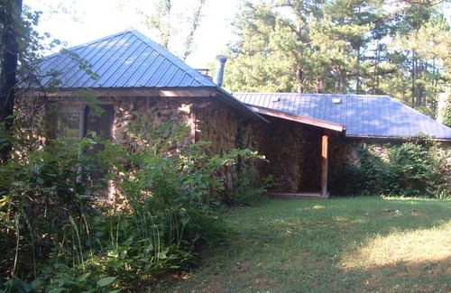 Salem House | Secluded Stone Housen50 ' deck overlooking Beaver Lake on Ozark Mushroom Farm!