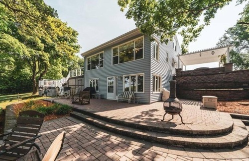 Vergas House | Secluded vacation retreat w/5 bedrooms & Beautiful outdoor space on Loon Lake