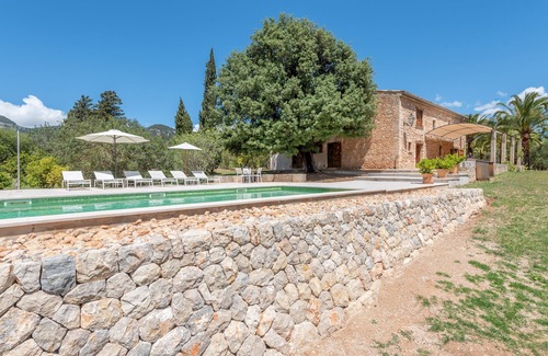 Alaro Villa | Secluded Villa with Pool, Wi-Fi, Air Conditioning and Terrace; Parking available
