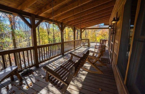 Vilas Cabin | Secluded yet close to everything!