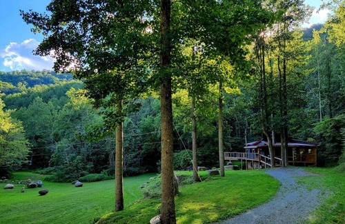 Stanardsville House | Secluded Zen River Retreat
