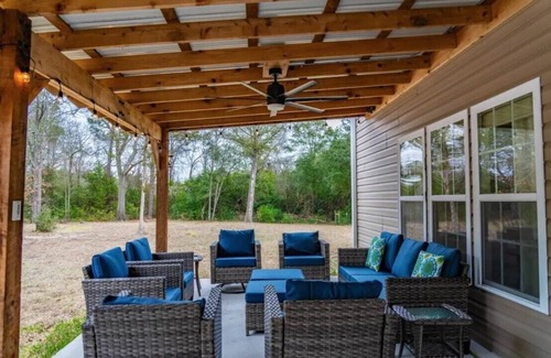 West End House | Seclusion meets Sophistication: West End Farmhouse