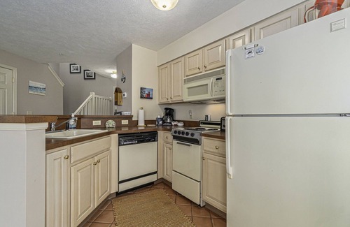 Manistee Condo | Second Floor Lakeview Condo