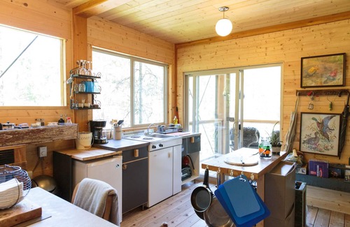 Halfmoon Bay Apartment | Secret Cove Waterfront Suite with Hot Tub