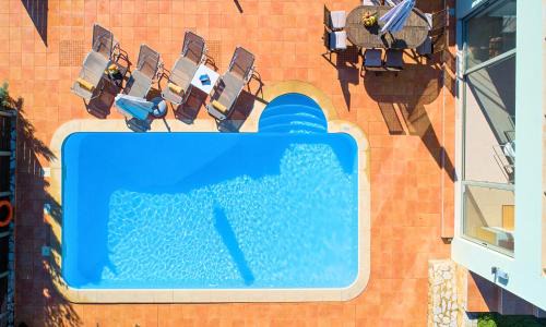 Skoutelonas Villa | Secret Escape Villa Heated Pool and Jacuzzi