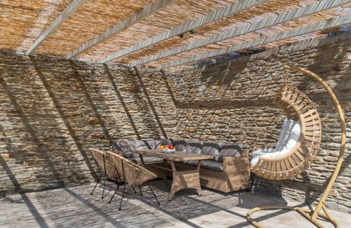 Paleopolis Apartment | Secret Valley of Chora 5 mins to Beach