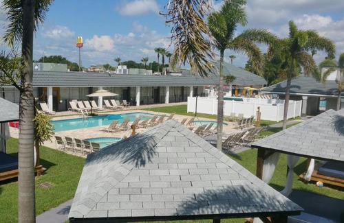 Kissimmee Resort | Secrets Hideaway Resort & Spa (Adults-Only)