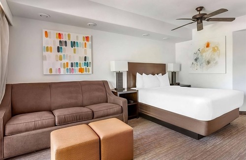 West Sedona Hotel | Sedona's Best-Kept Secret! Outdoor Pool, Free Parking, Full Kitchen!