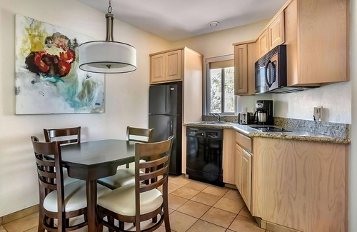 West Sedona Hotel | Sedona's Best-Kept Secret! Outdoor Pool, Free Parking, Full Kitchen!