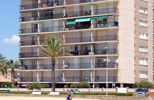 Cunit Apartment | See Barcelona and spend relaxing days by the sea!
