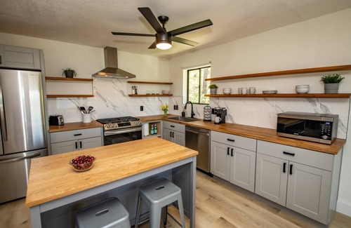 Pagosa Springs House | See Fall's Changing Colors! Bear's Cliff: Stunning Lake, Mountain Views, Wood Stove, Pet-Friendly!