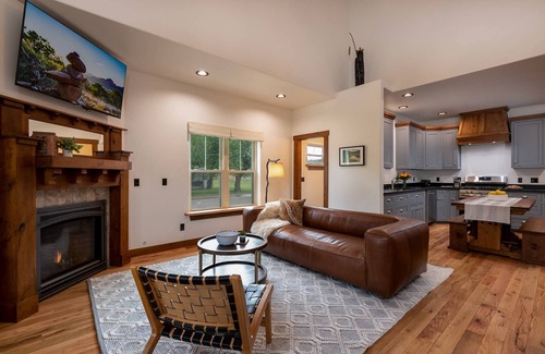 Pagosa Springs House | See Fall's Changing Colors! Pagosa Hygge: Updated Amenities, Close to Downtown and Hot Springs!