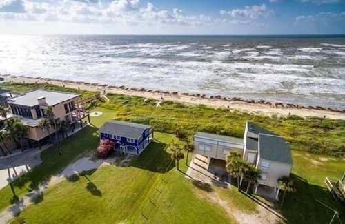 Jamaica Beach House | SEE HAUS Beachfront with beautiful views! In Jamaica Beach 2/1 Sleeping 6