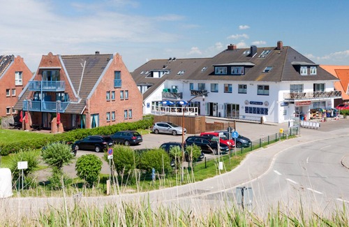 St. Peter-Ording Apartment | Seeblick 15 - Apartment house Deichbude am Strand - 1a location to the main beach