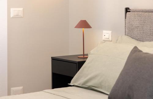 Segrate Apartment | Segrate - Milano Due Appartamento di Lusso con Vista Lago