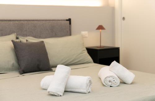 Segrate Apartment | Segrate - Milano Due Appartamento di Lusso con Vista Lago