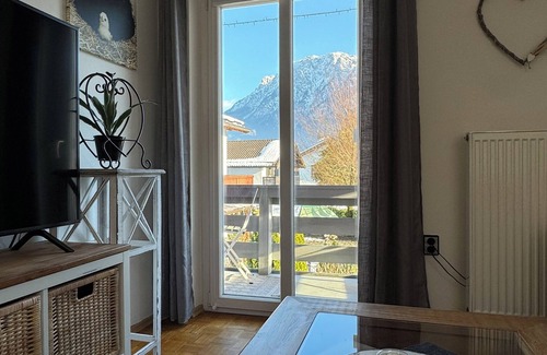Kiefersfelden Apartment | Seidenhuhn vacation apartment - dog-friendly apartment with balcony and mountain view