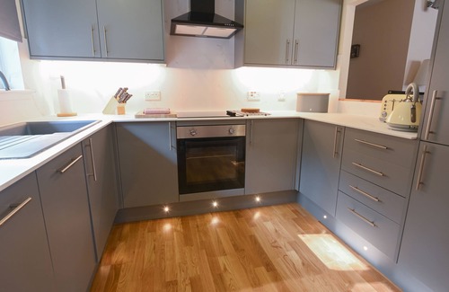 West Laroch Cottage | Seil - sleeps 6 guests in 3 bedrooms