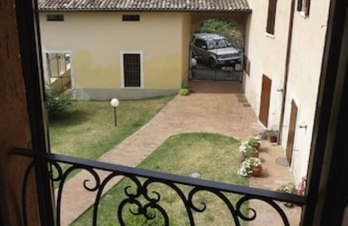 Villanuova sul Clisi Apartment | Self Catering Apartment In A Beautiful 16th Century Building