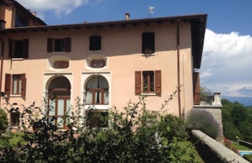 Villanuova sul Clisi Apartment | Self Catering Apartment In A Beautiful 16th Century Building