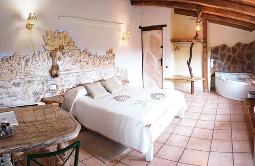 Prades Cottage | Self catering El Xalet de Prades for 2 people
