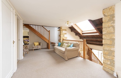 West Milton House | Self-Catering Farmhouse Cottage set in the Dorset Countryside (Pet Friendly)