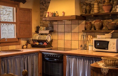 San Jorge Cottage | Self catering L´Amborget y La Mallada for 2 people
