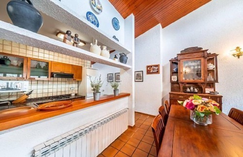 Catalonian Pyrenees Cottage | Self catering La Rectoría de Clariana for 10 people