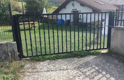 Mezkiritz Cottage | Self catering Lazkotzenea for 9 people