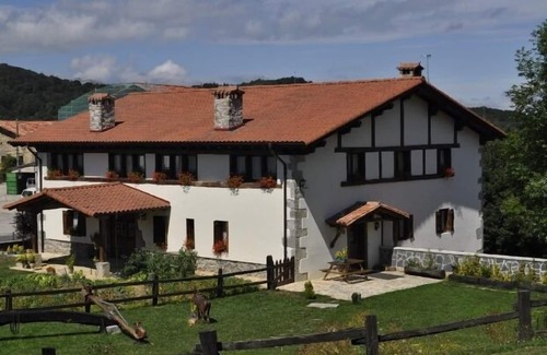 Larraun Cottage | Self catering Mikeletxenea for 14 people