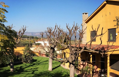 Llica d'Amunt Cottage | Self catering Torre Bona Vista for 10 people