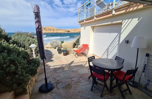 L'Ile-Rousse Apartment | Self-contained 75 m2 apartment on the ground floor of a villa, air-conditioned, seafront