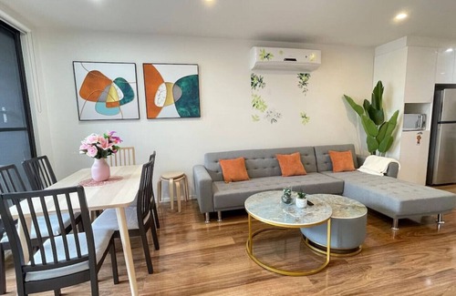Preston Apartment | Self contained Apartment w/Parking near everything