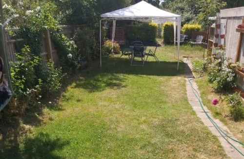Reading Apartment | Self contained Flat & Large Ensuite Rooms RG2 Near Town Centre & Hospital