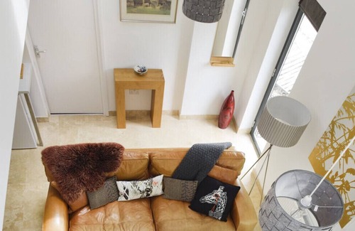Diss Apartment | Self-contained Studio/Apartment with a well equipped kitchen & private bathroom